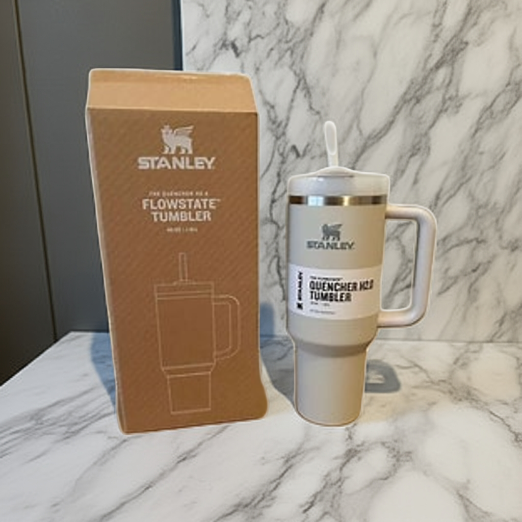 Quencher Tumbler-Stay hydrated in style